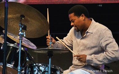 Nasheet Waits on drums